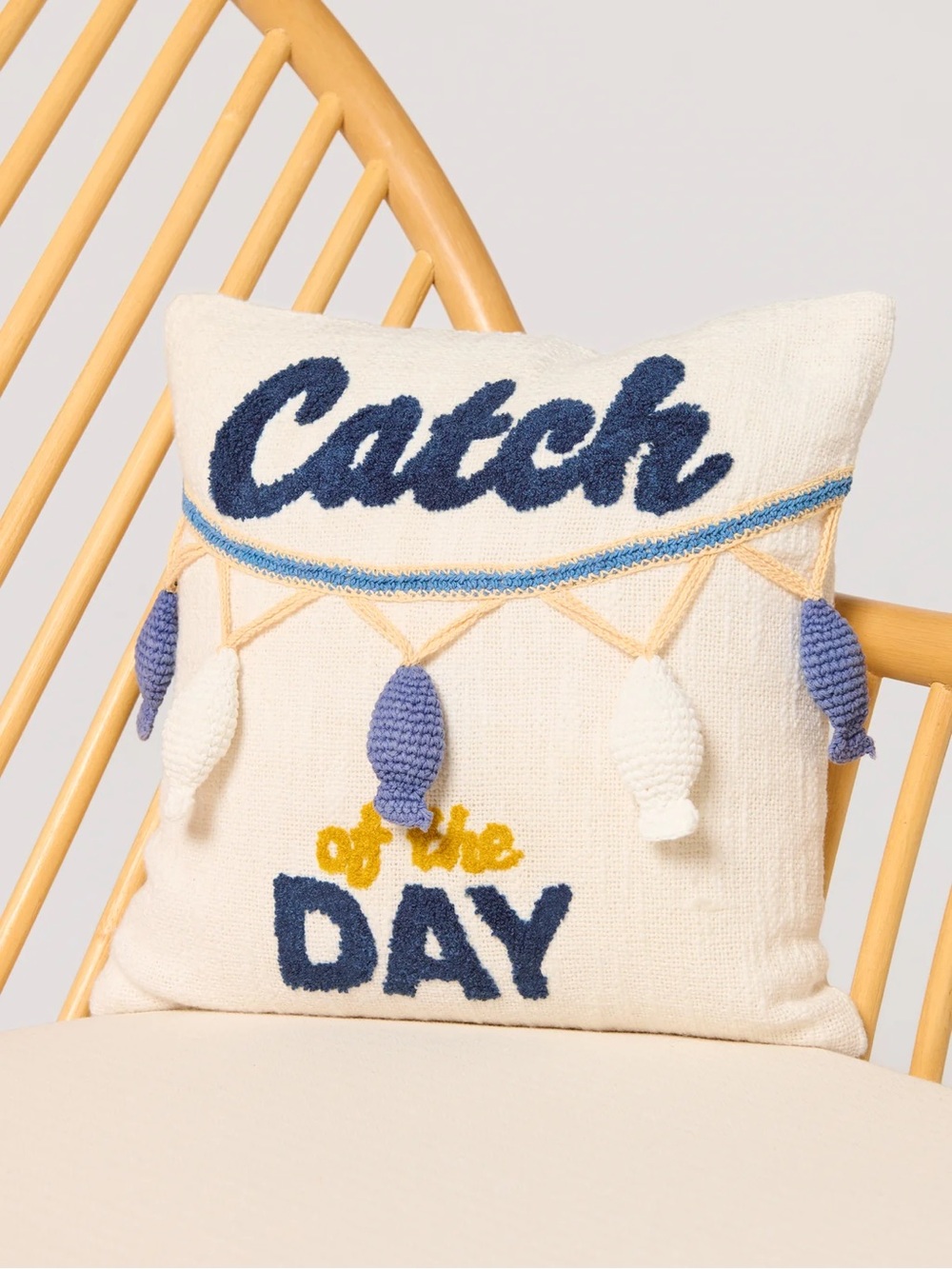 Shiraleah Catch of the Day Coastal Throw Pillow NWT - Picture 6 of 6